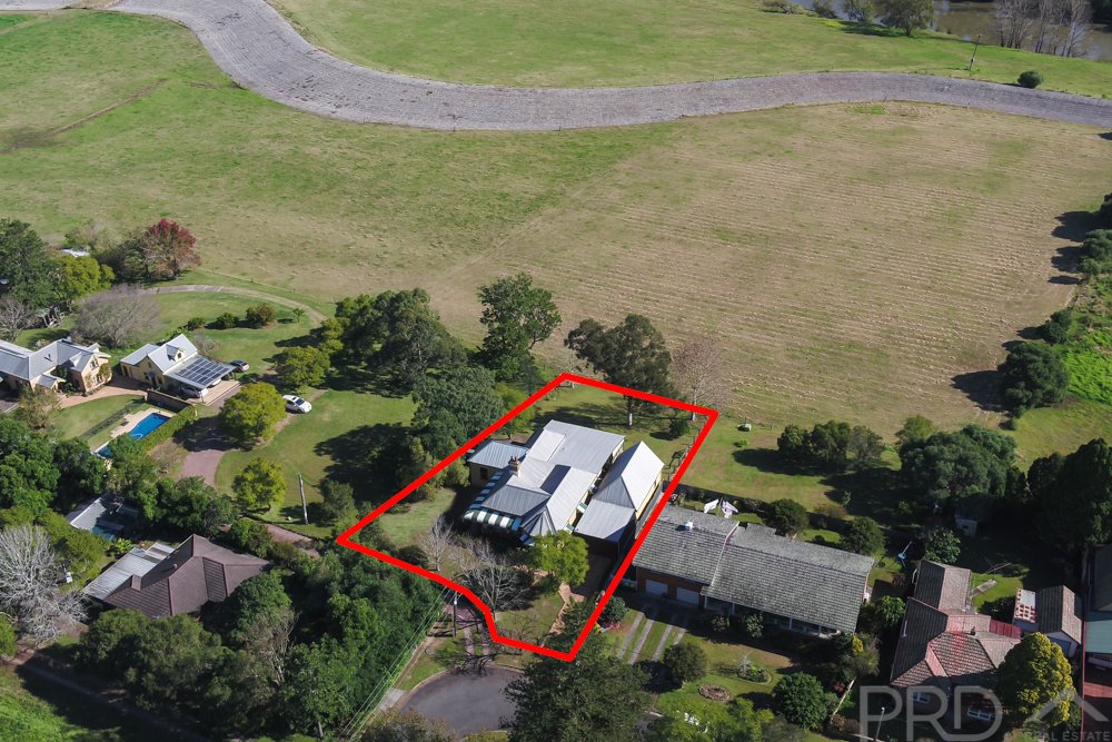 2 Kensington Road BOLWARRA 2