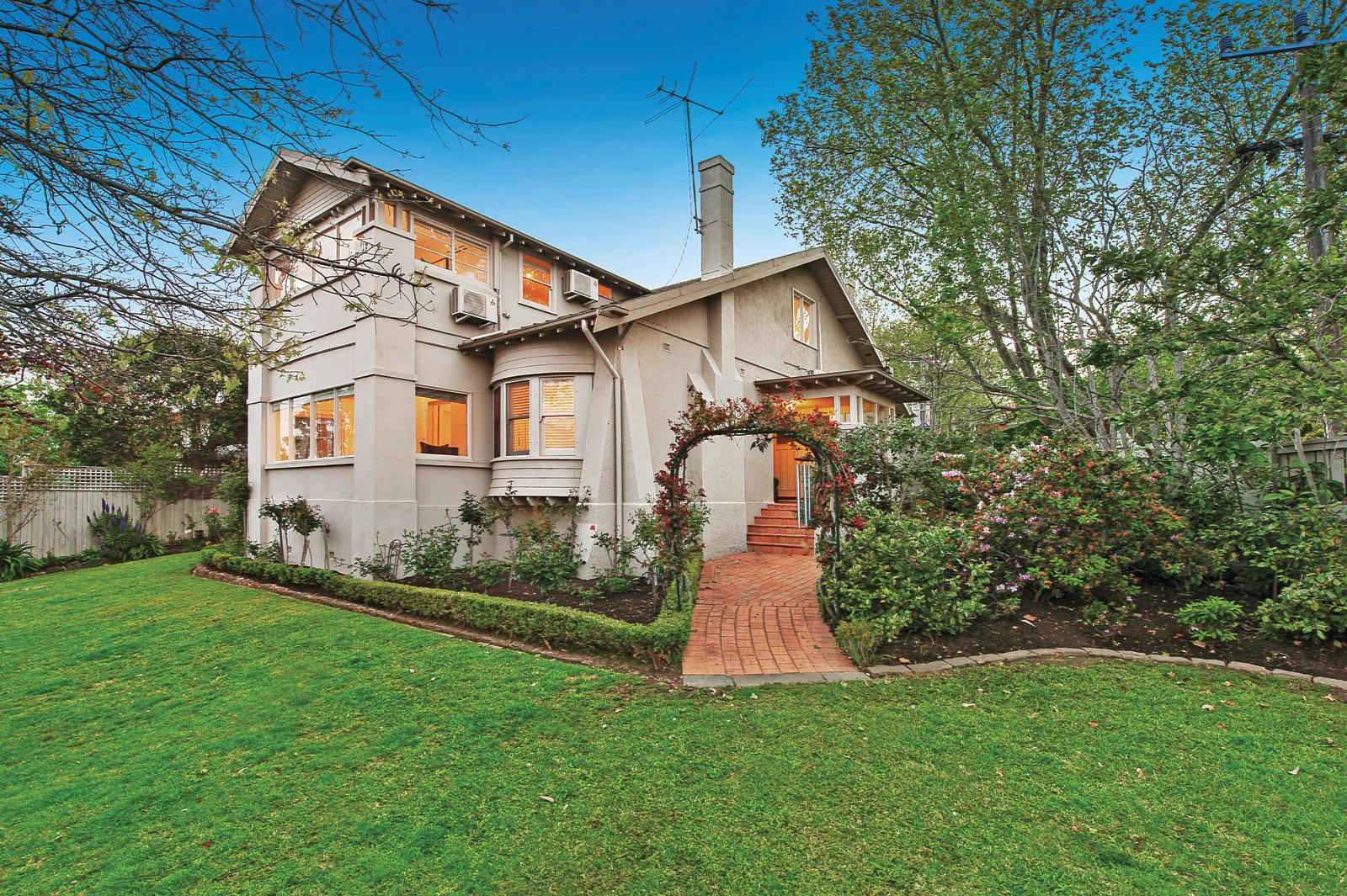 2 Kialla Avenue, Glen Iris, VIC