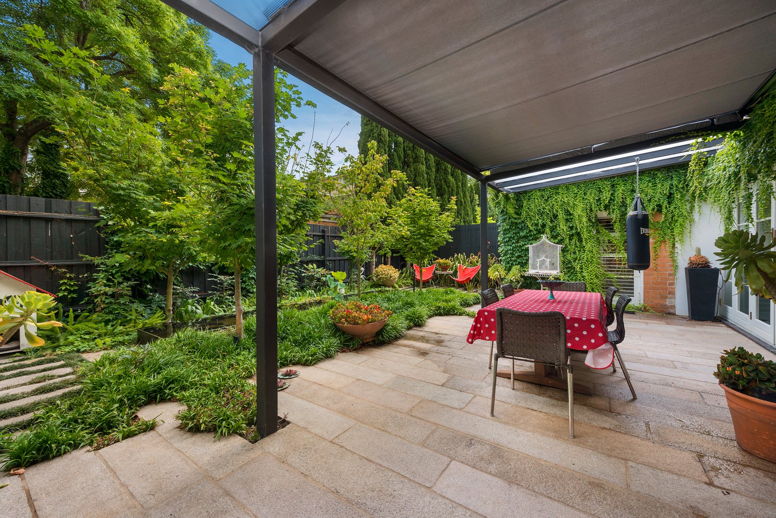 Real Estate and Property in 2 Kilsyth Avenue, Toorak, VIC