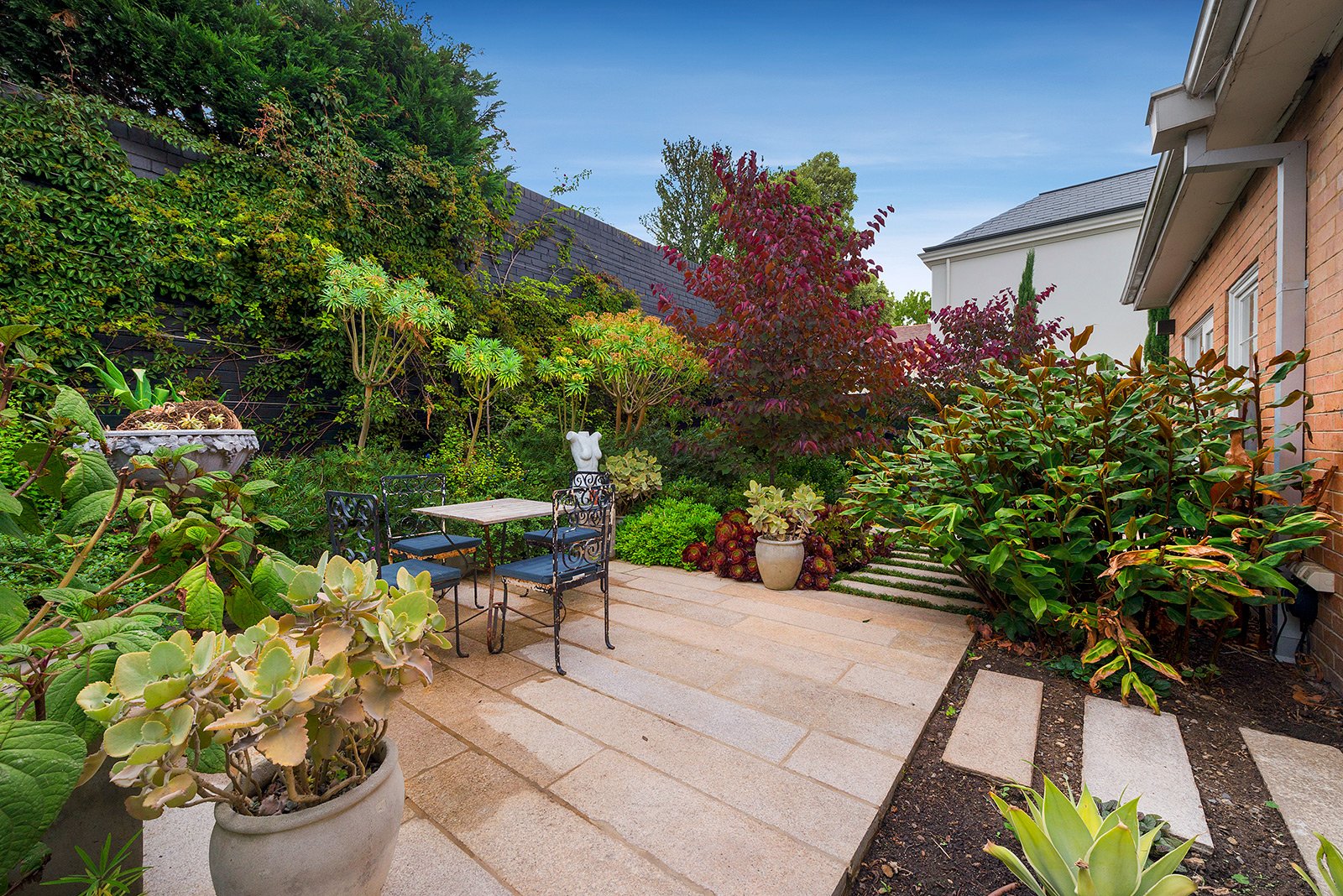 Real Estate and Property in 2 Kilsyth Avenue, Toorak, VIC