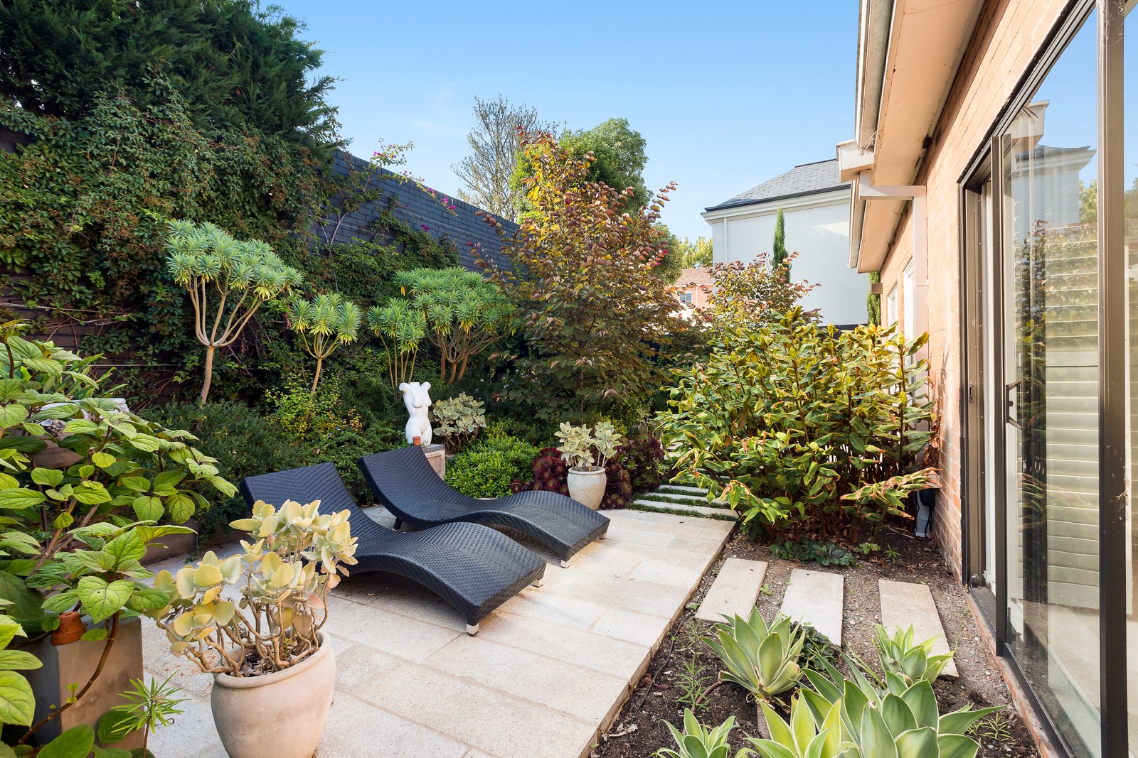 Real Estate and Property in 2 Kilsyth Avenue, Toorak, VIC