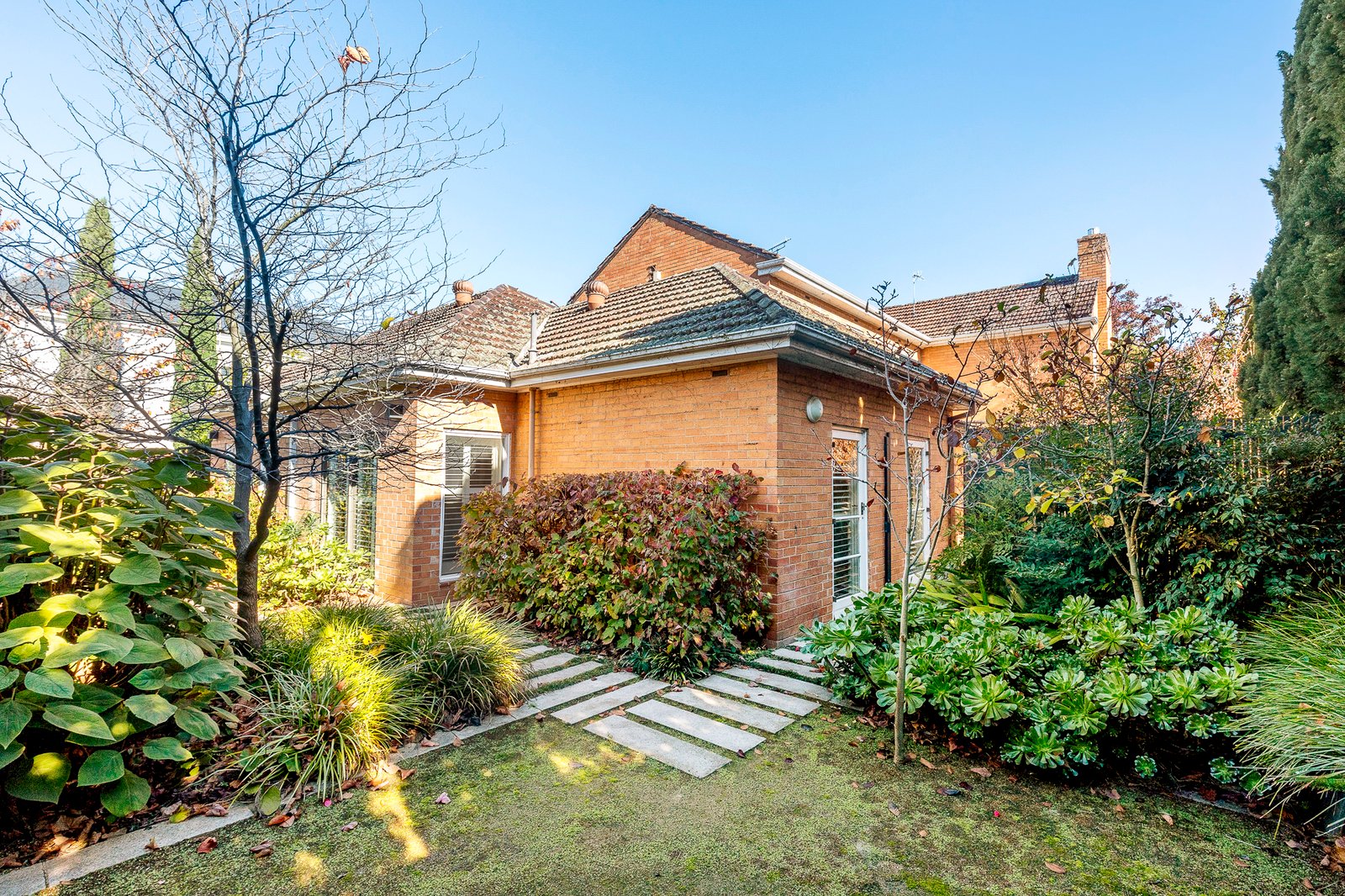 Real Estate and Property in 2 Kilsyth Avenue, Toorak, VIC