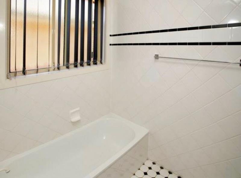 2 Kimba Drive GLENFIELD PARK 4