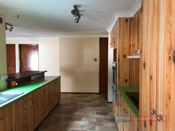 2 Kirra Street TUMUT 8