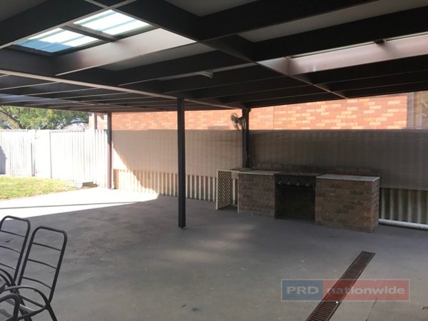 2 Kirra Street TUMUT 12