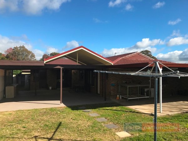 2 Kirra Street TUMUT 13