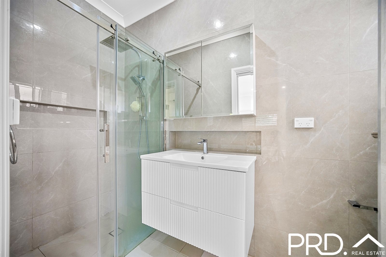 2 Kuranda Avenue PADSTOW 6