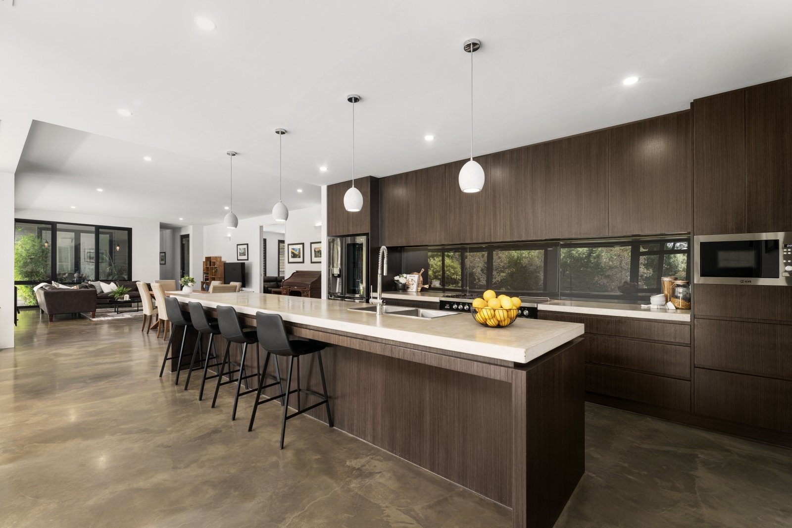 Real Estate and Property in 2 Ladye Place, Woodend, VIC