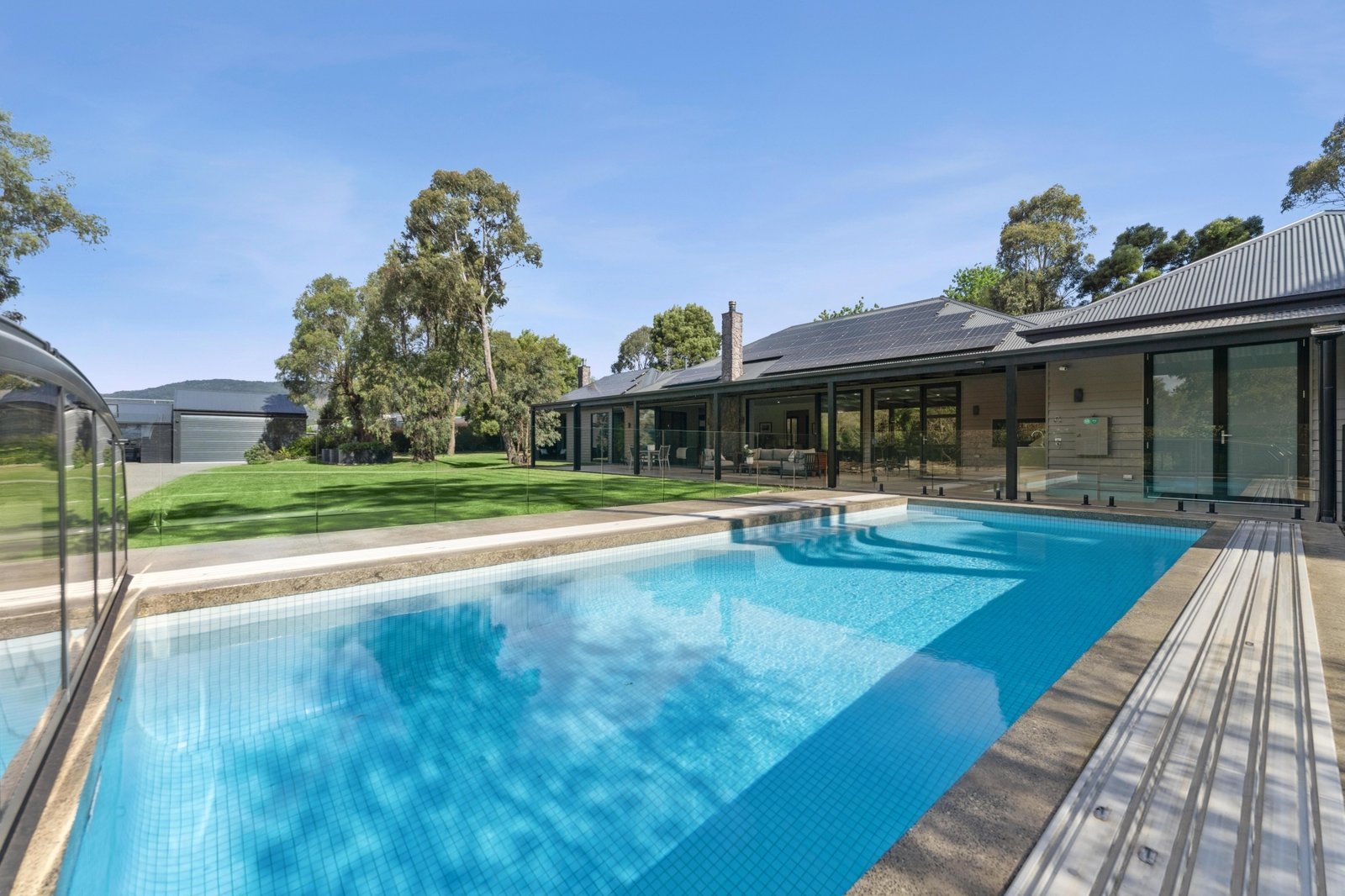 Real Estate and Property in 2 Ladye Place, Woodend, VIC