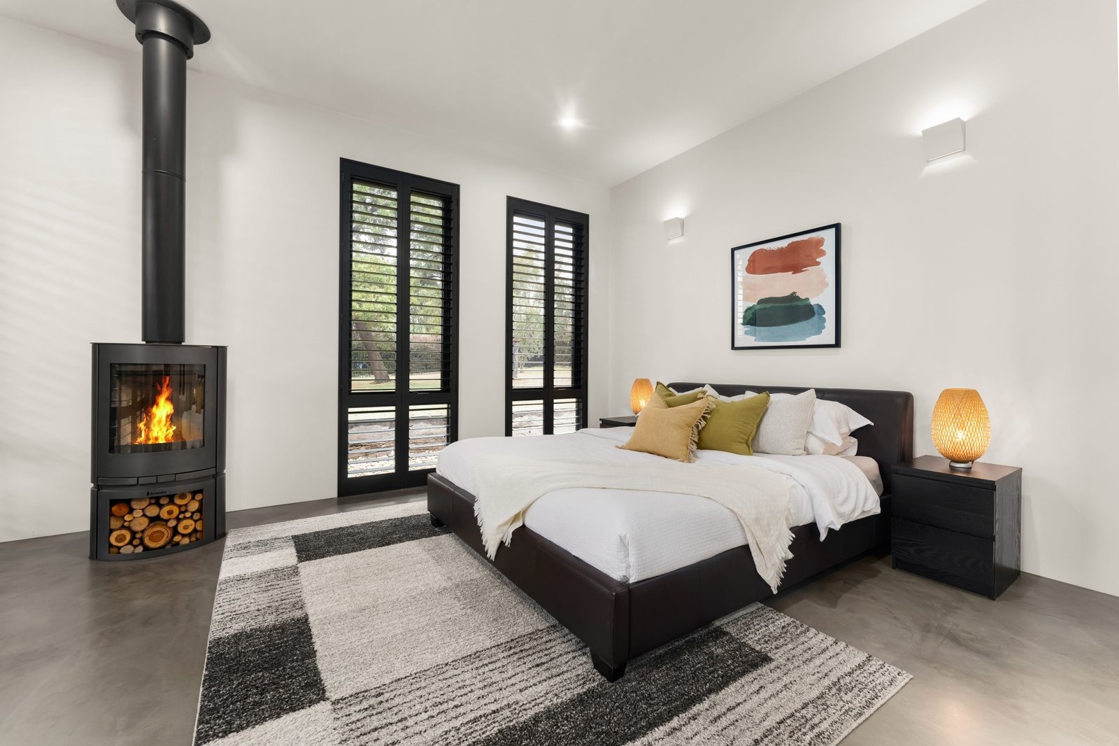 Real Estate and Property in 2 Ladye Place, Woodend, VIC