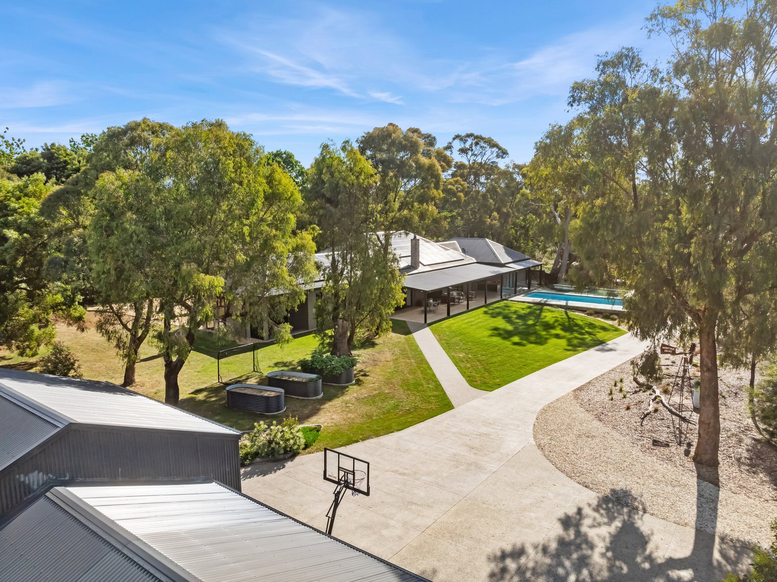 Real Estate and Property in 2 Ladye Place, Woodend, VIC