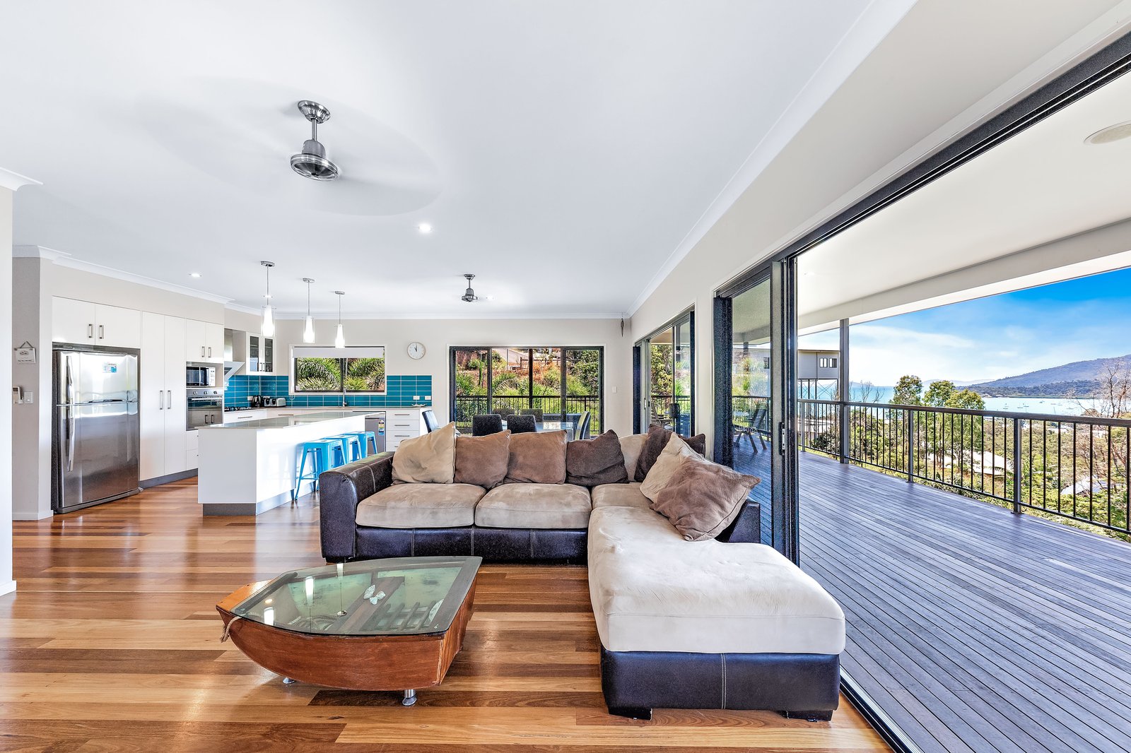 2 Laguna Court AIRLIE BEACH 1