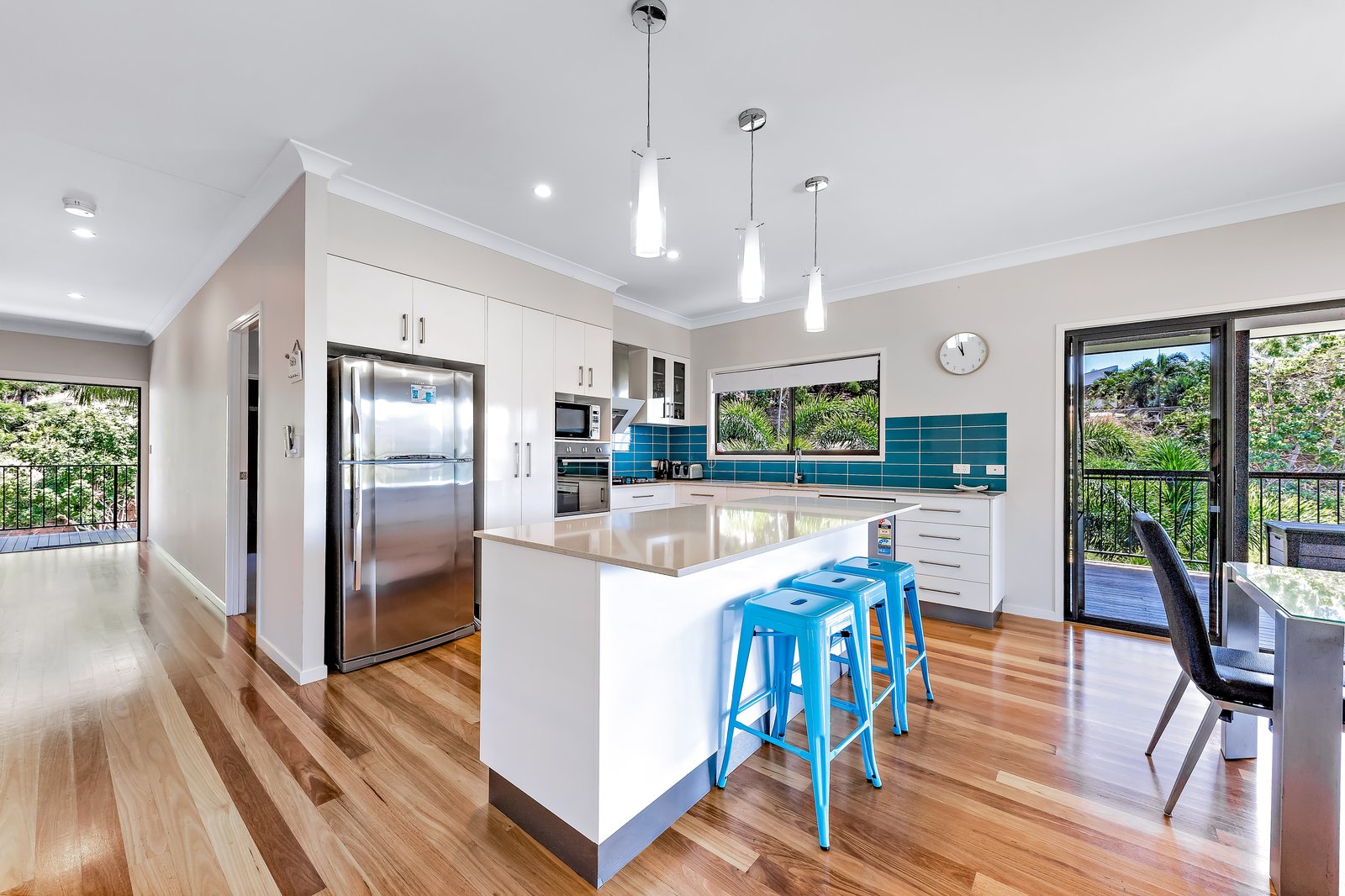 2 Laguna Court AIRLIE BEACH 13