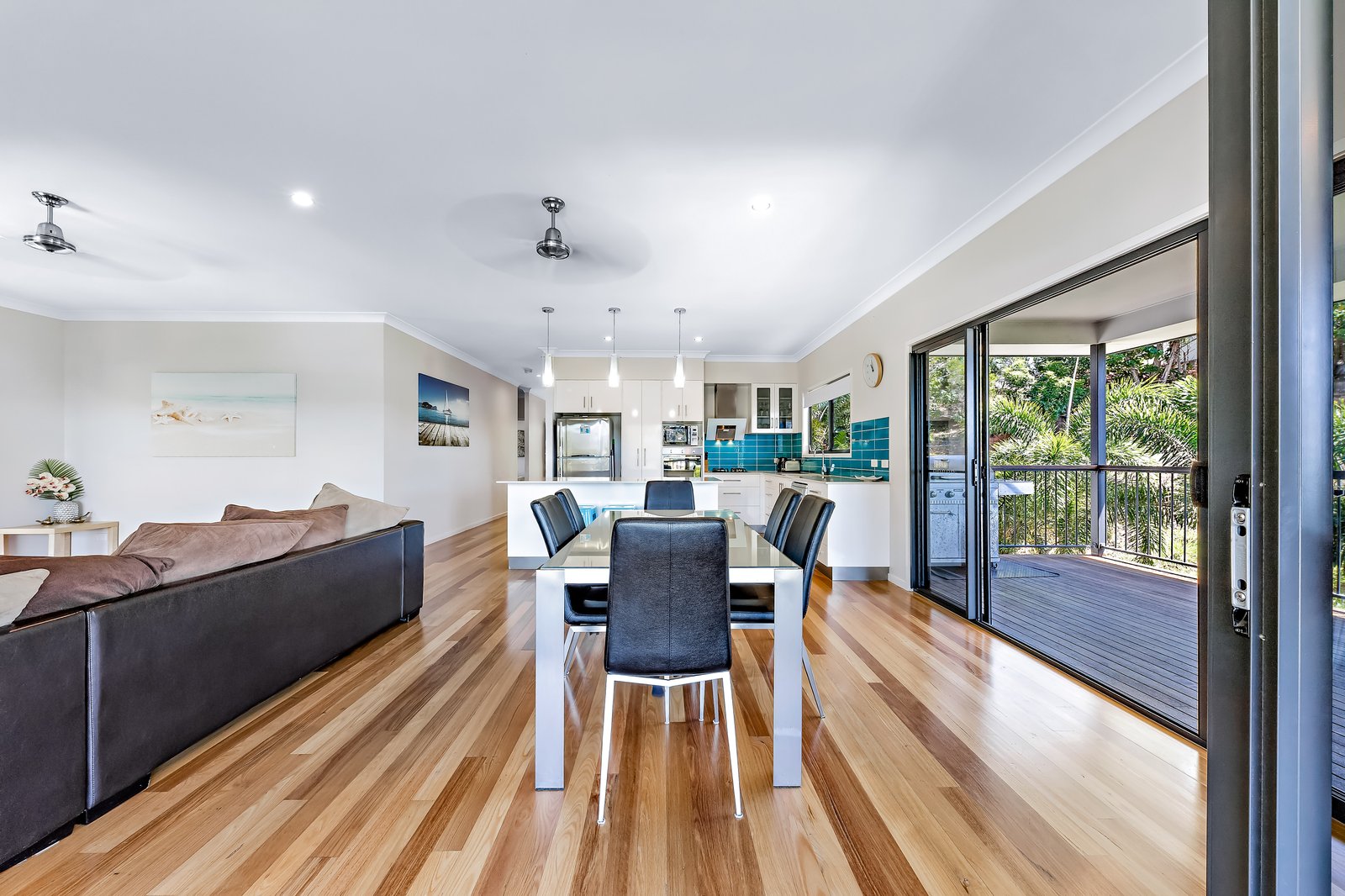 2 Laguna Court AIRLIE BEACH 15