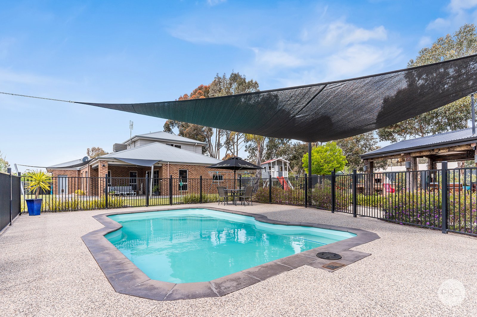 2 Lakeview Court HUNTLY 18