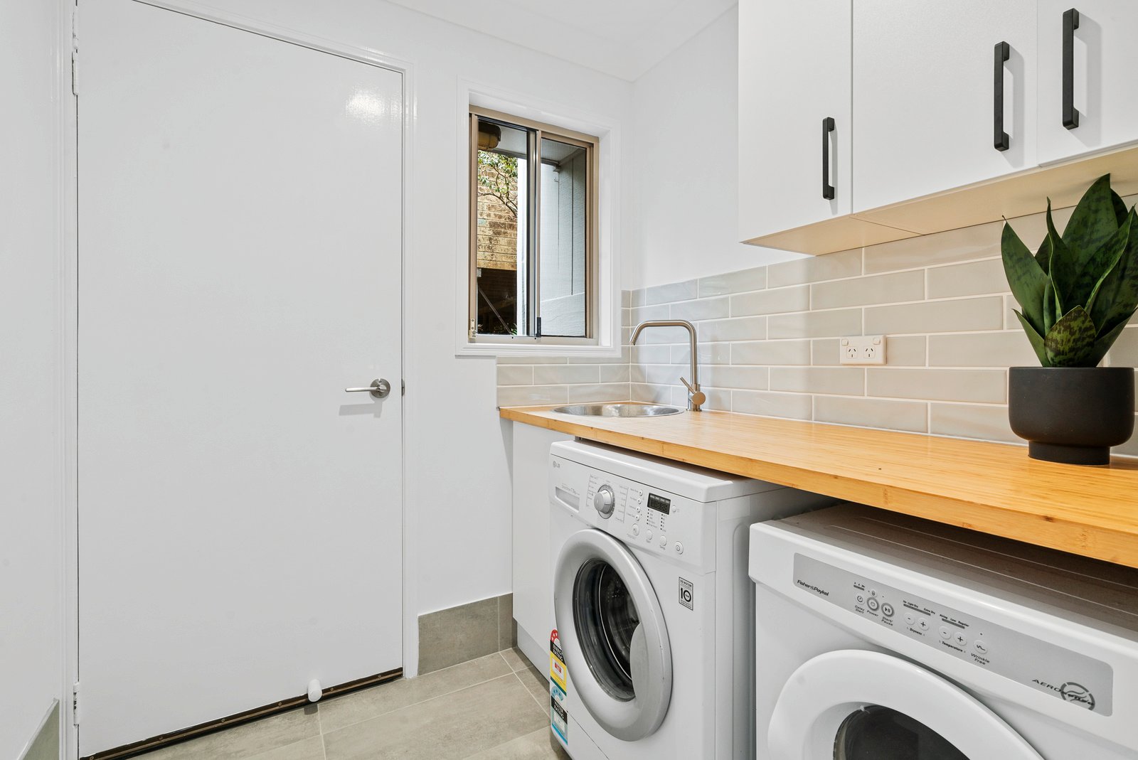 2 Lalina Avenue TWEED HEADS WEST 8