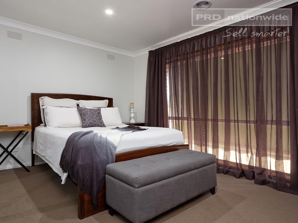 2 Lamber Street TOLLAND 6