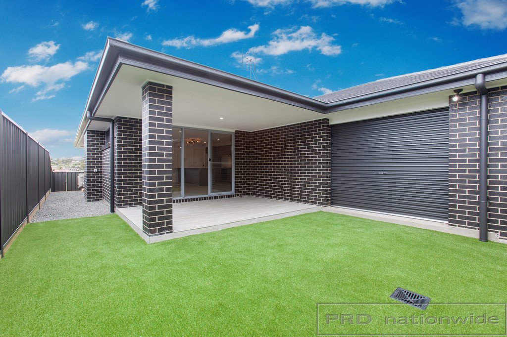 2 Lancaster Drive THORNTON 8