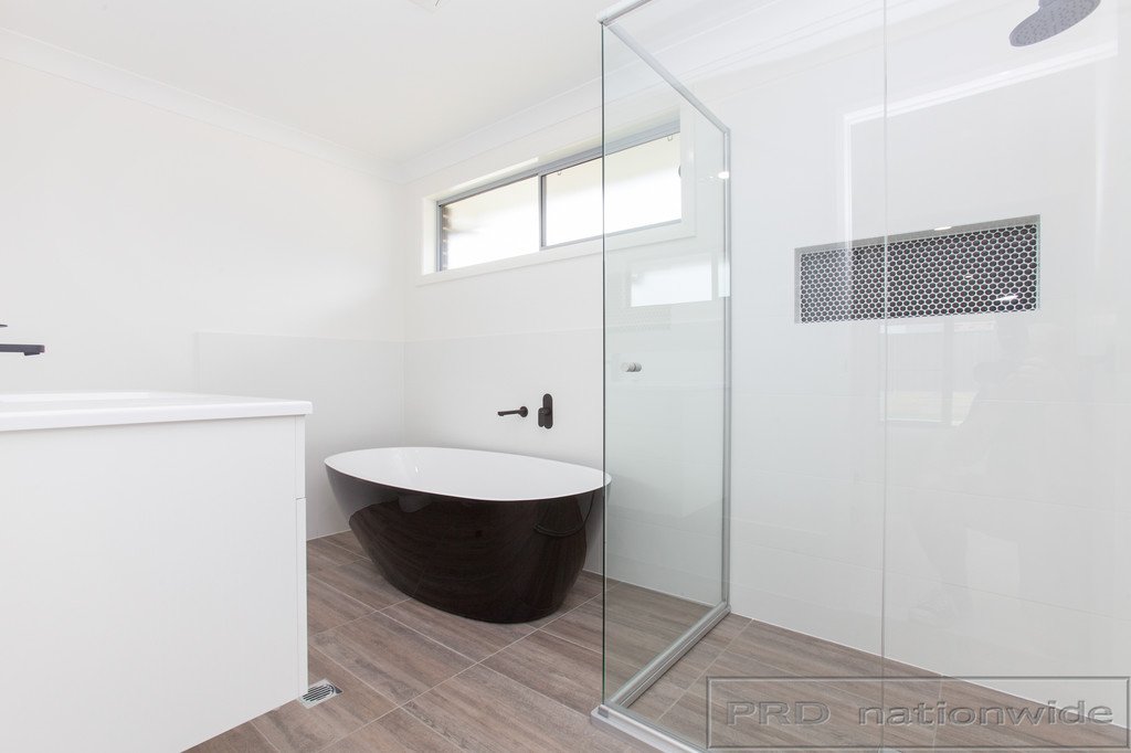 2 Lancaster Drive THORNTON 13