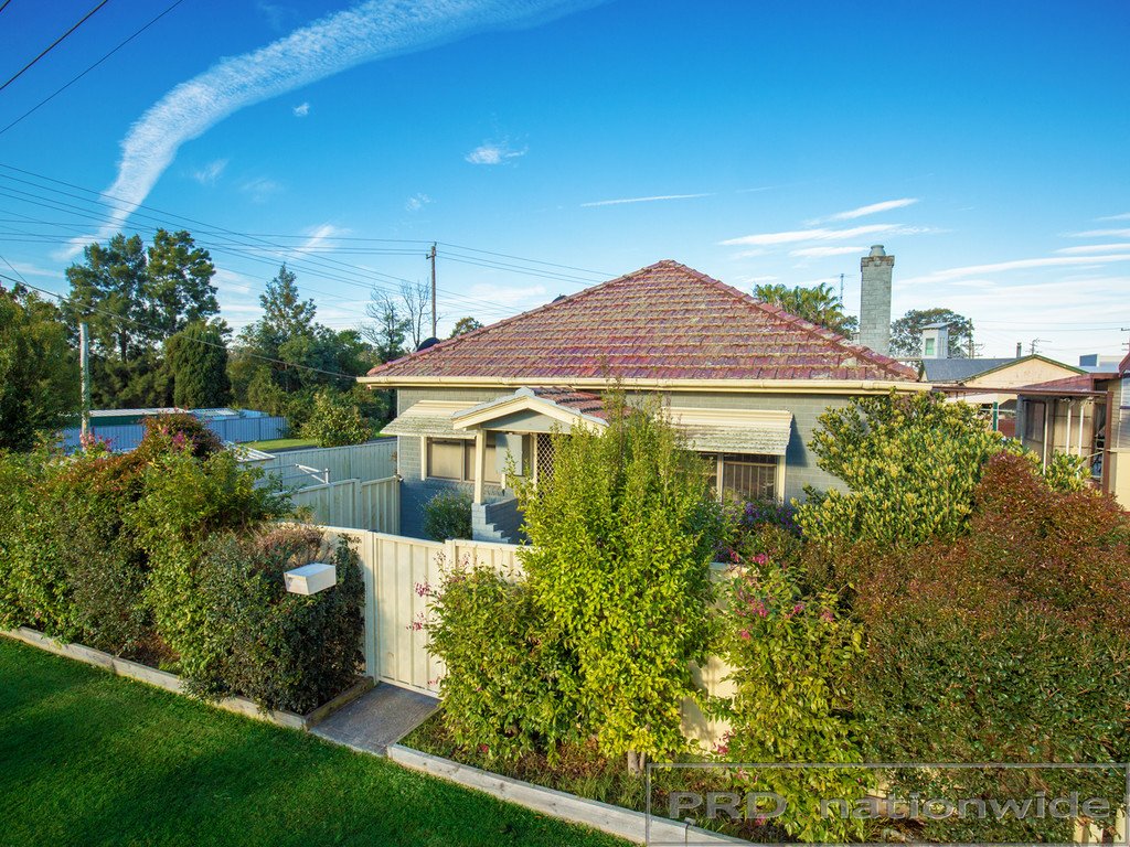 2 Landor Street BERESFIELD 1
