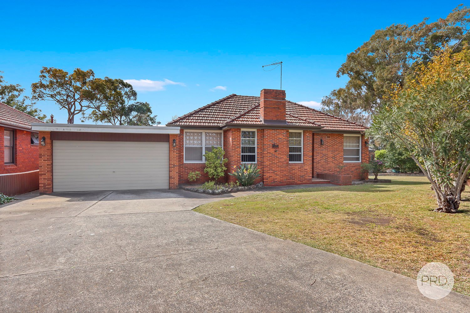 2 Lansdowne Parade OATLEY 1
