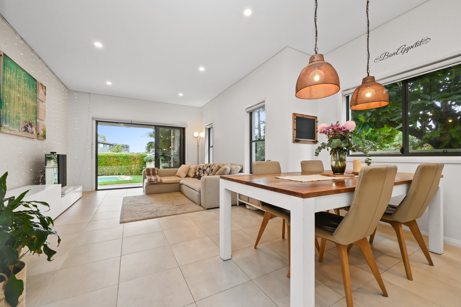 2 Lasseter Avenue CHIFLEY 1