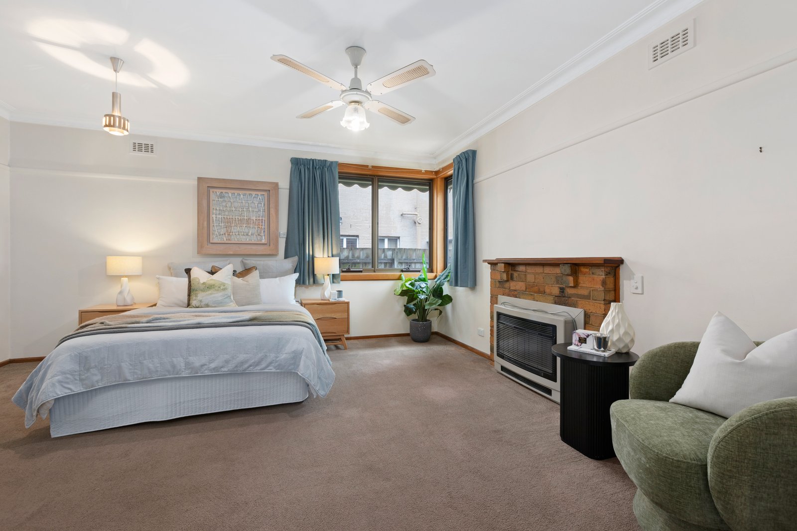 Gallery: 2 Lawborough Avenue