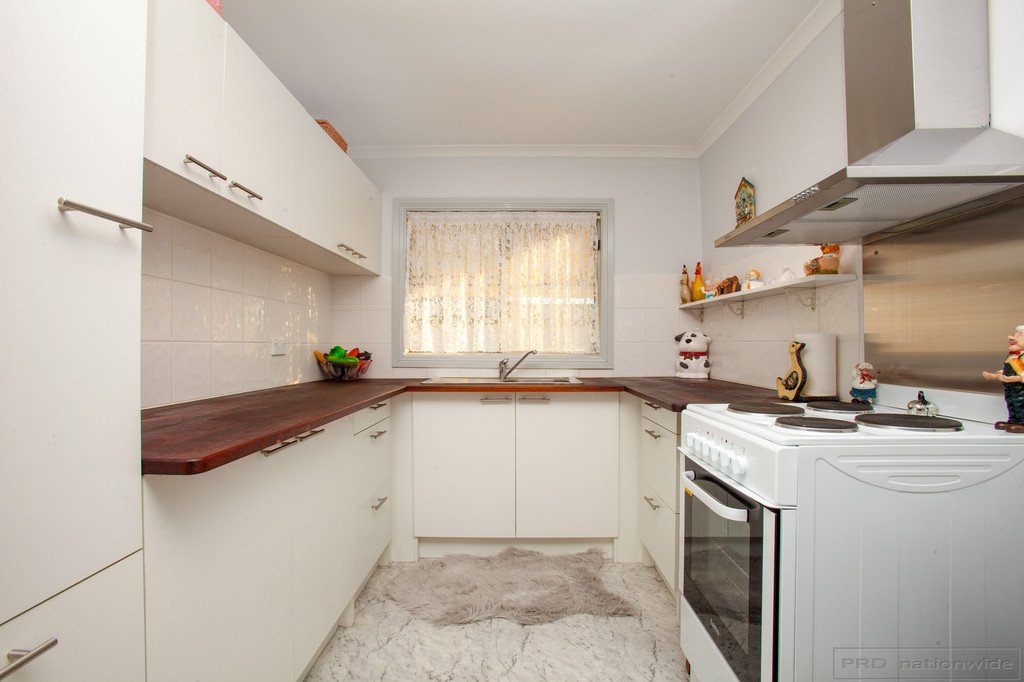 2 Leaver st  GRETA 4