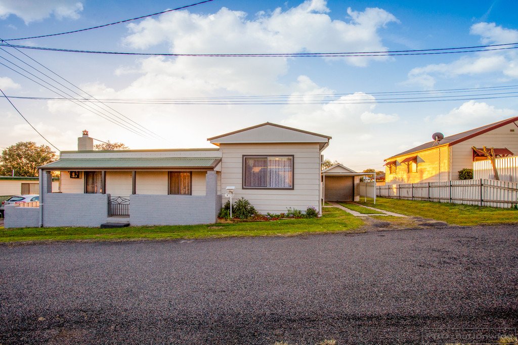 2 Leaver st  GRETA 18
