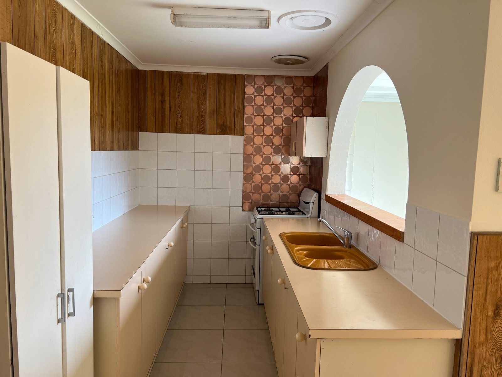 Gallery: 2 Leonis Court