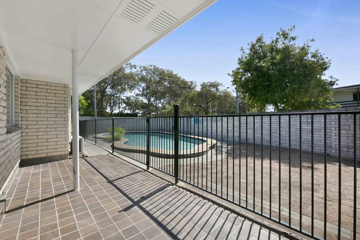 2 Lesley Avenue Miami 11