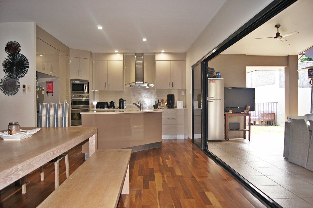 2 Linscot Close CANNONVALE 16