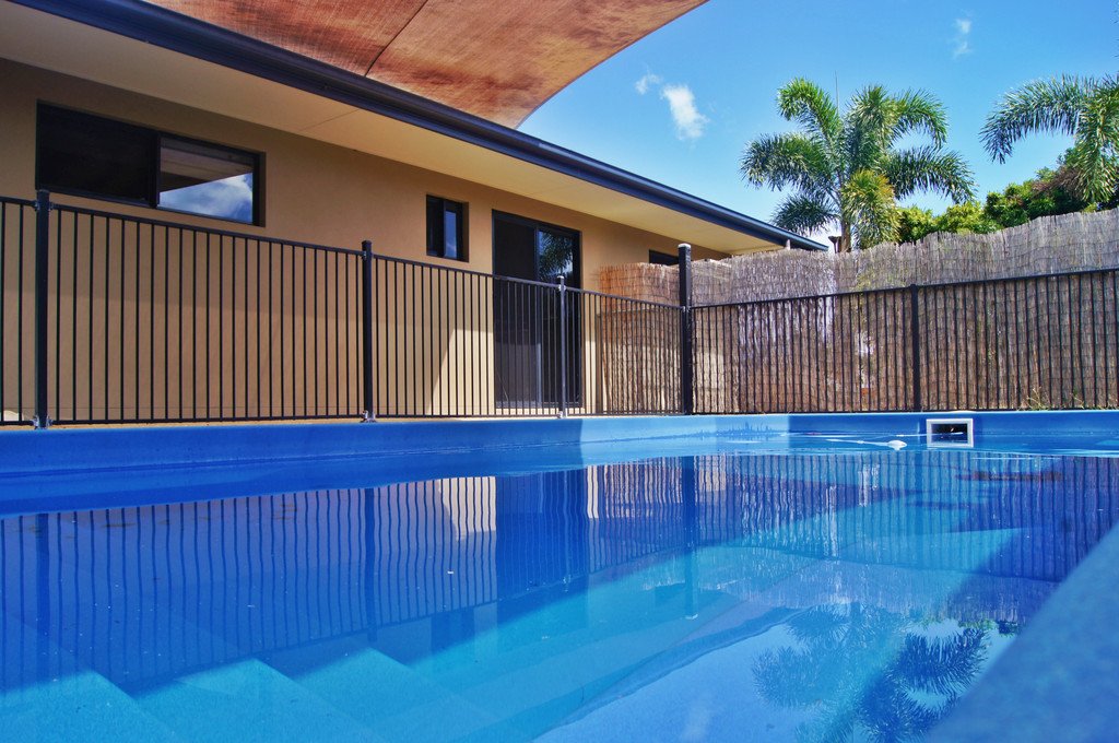 2 Linscot Close CANNONVALE 18