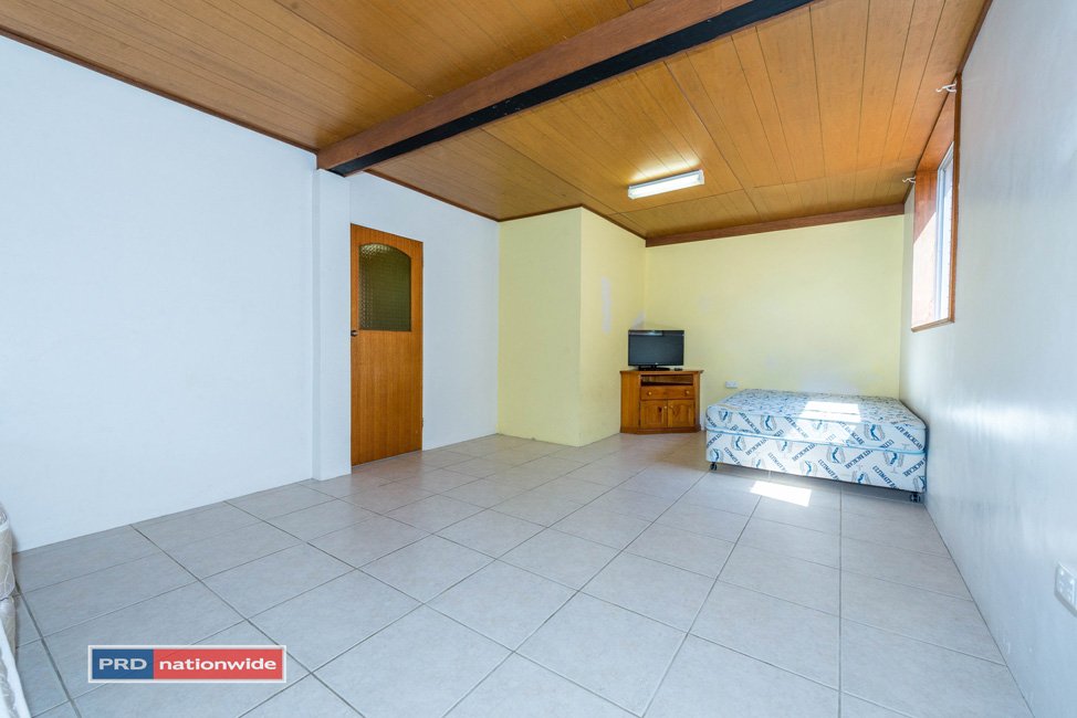 2 Lionel Avenue SHOAL BAY 11
