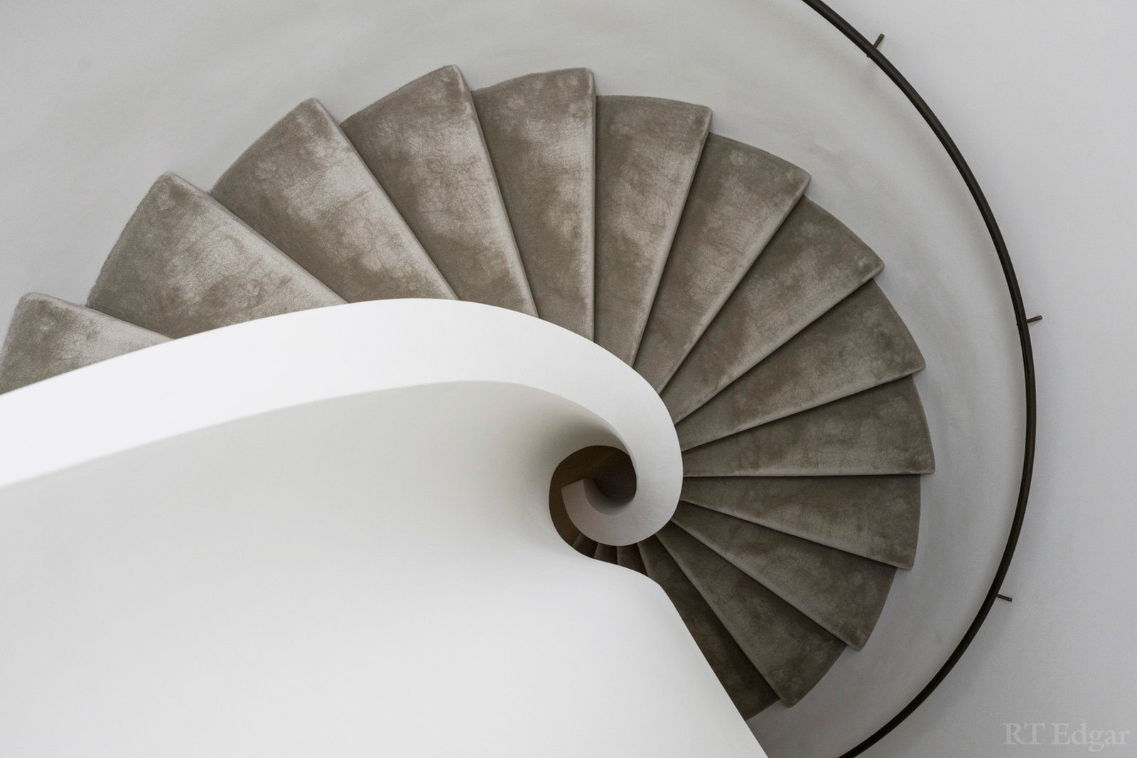 Real Estate and Property in 2 Lisbuoy Court, Toorak, VIC