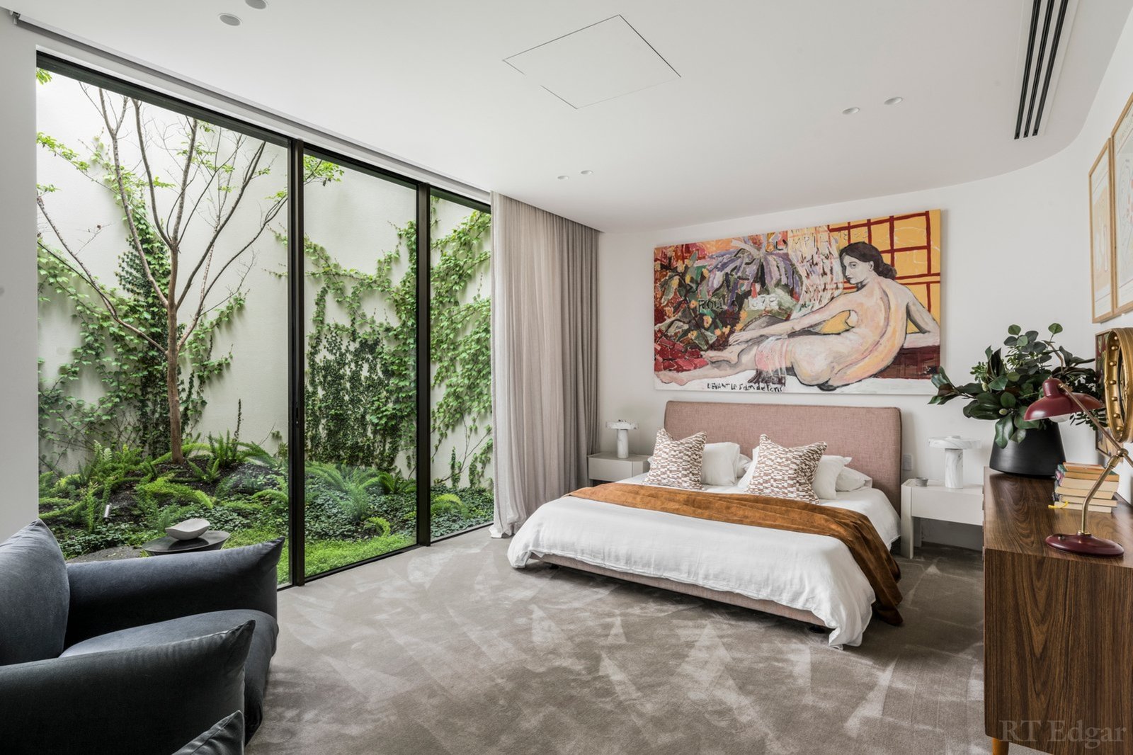 Real Estate and Property in 2 Lisbuoy Court, Toorak, VIC