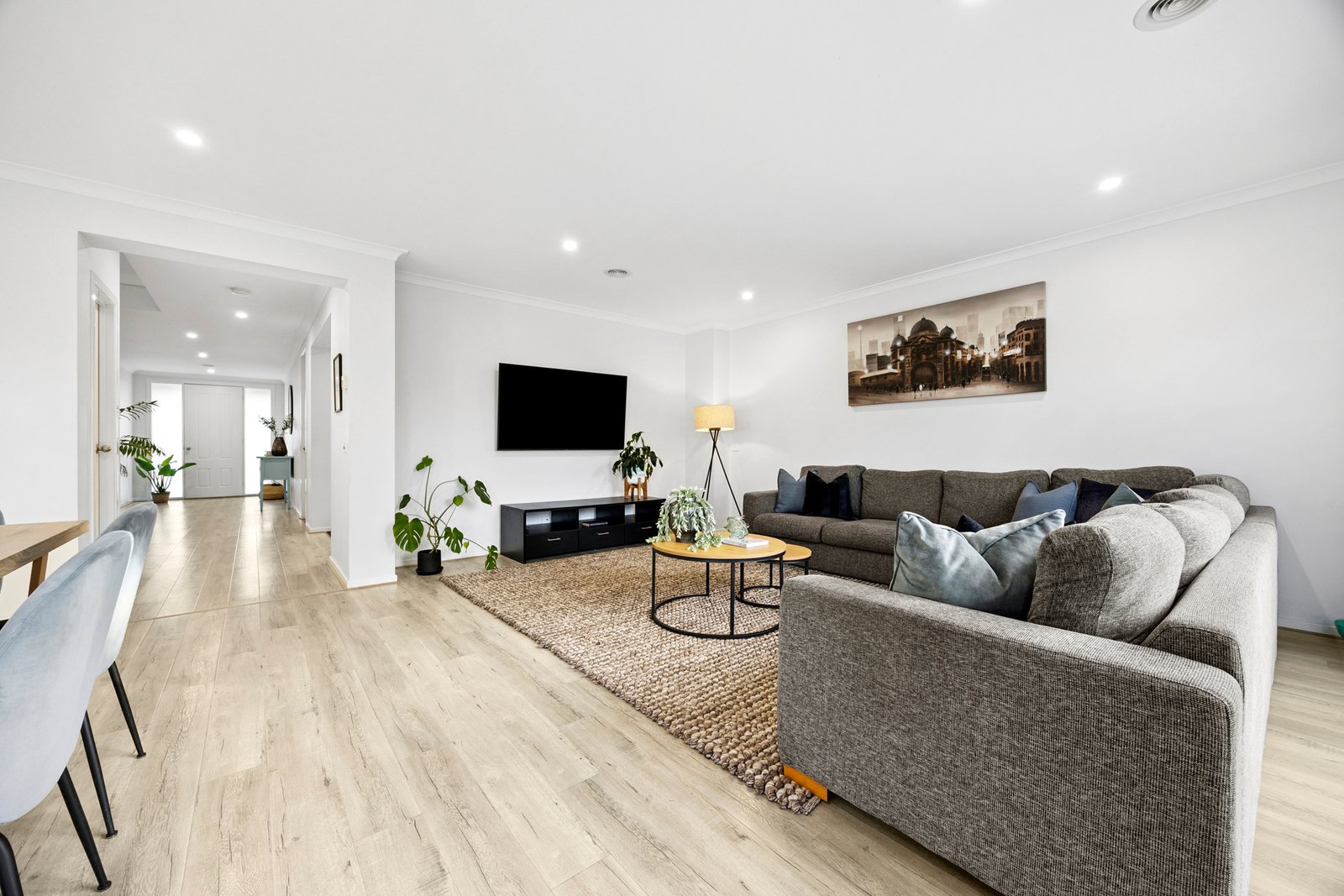 Gallery: 2 Llewellyn Avenue