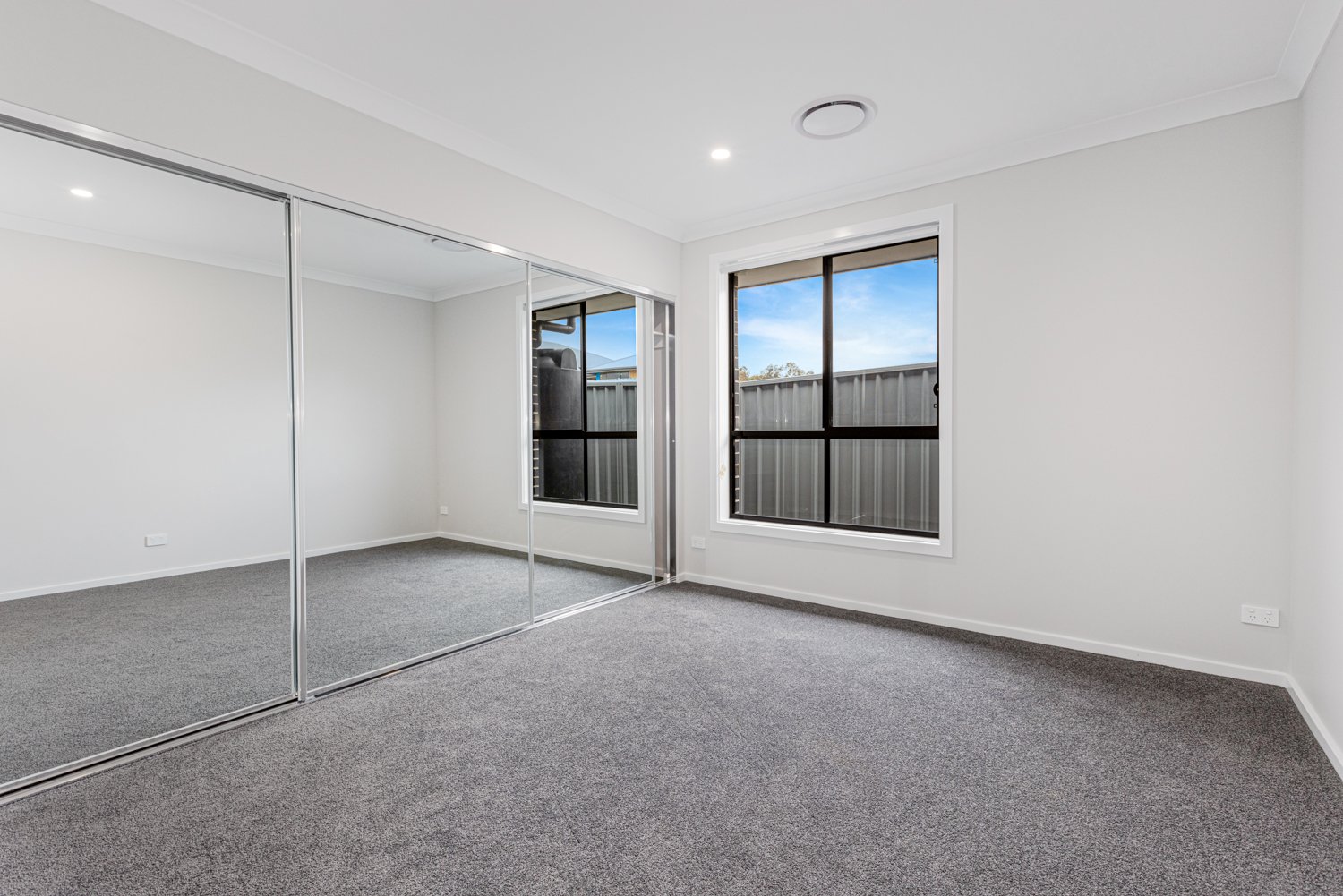2 Lochdon Drive FARLEY 4