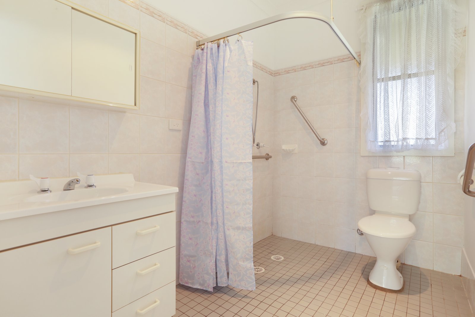 2 London Street BERKELEY 6