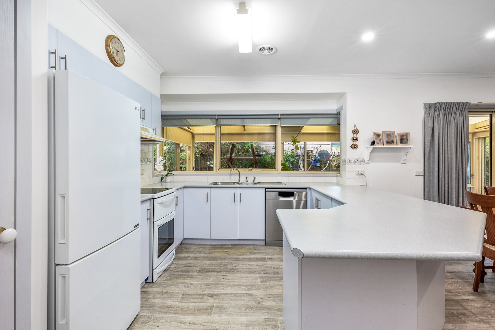 Gallery: 2 Loren Close