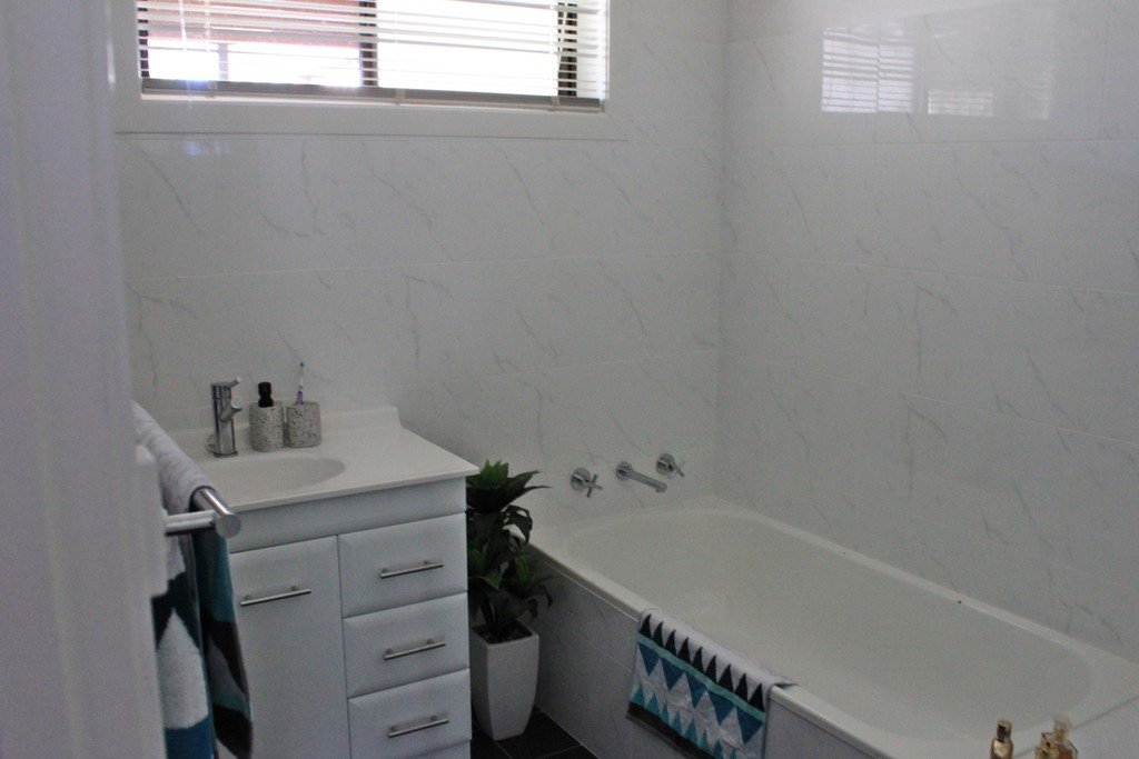 2 Lyne Street TUMBARUMBA 9