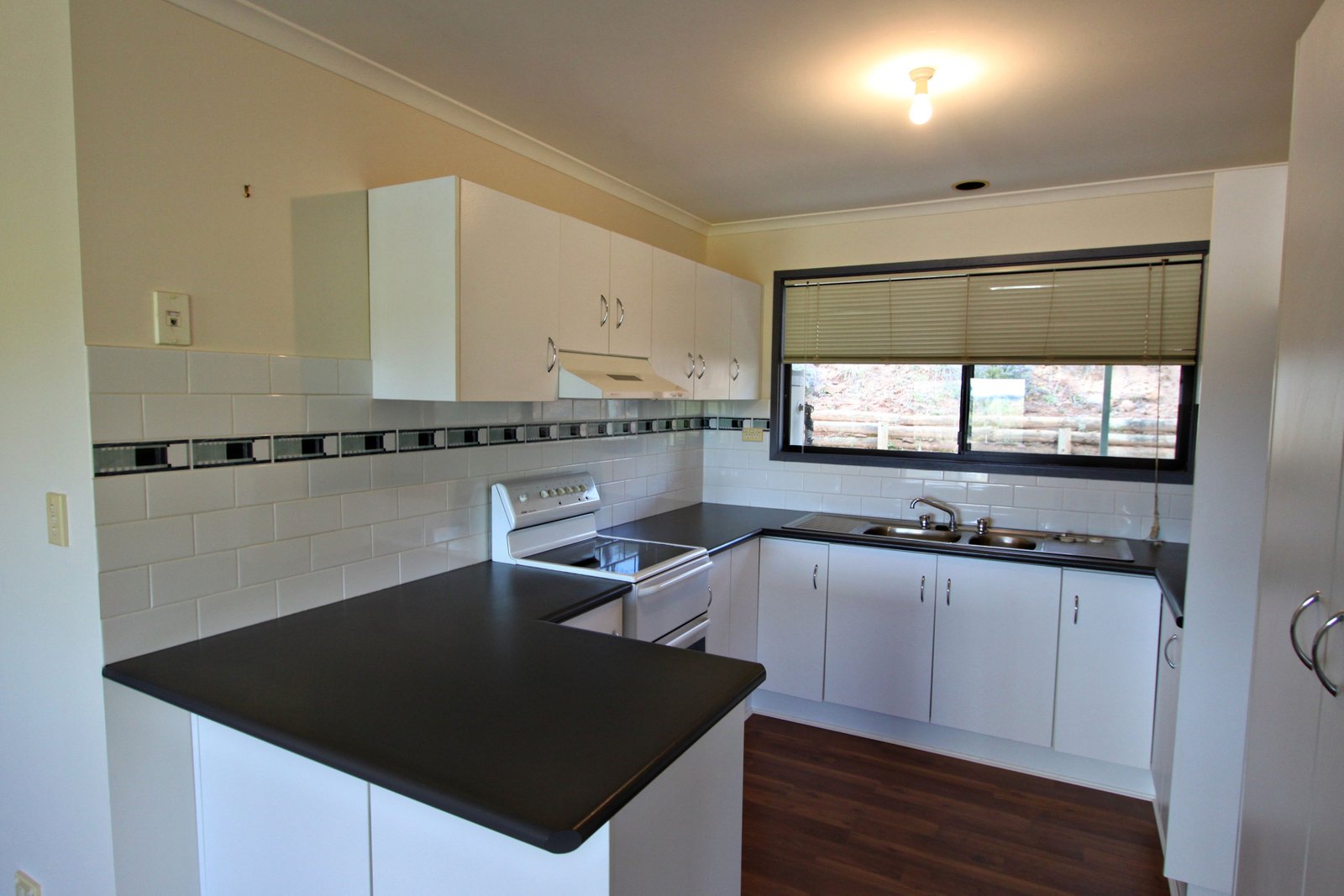 2 Lyne Street West  TUMBARUMBA 2