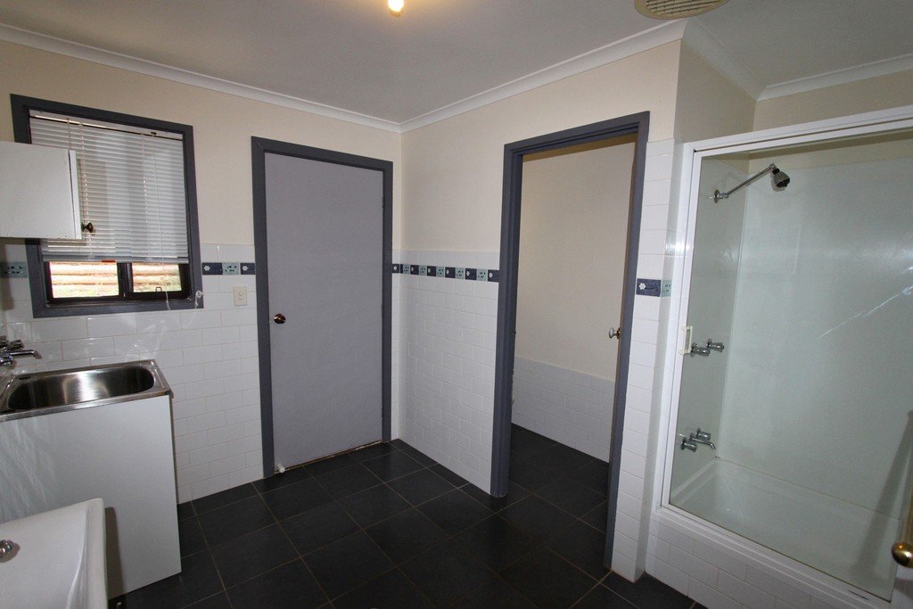 2 Lyne Street West  TUMBARUMBA 7