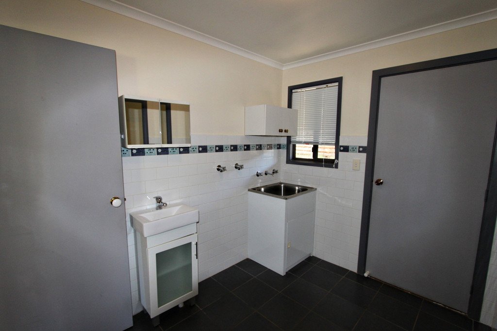 2 Lyne Street West  TUMBARUMBA 8