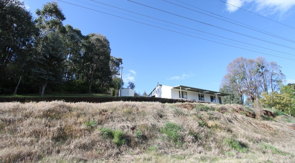 2 Lyne Street West  TUMBARUMBA 12