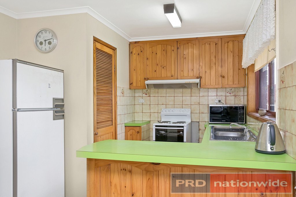 2 Lynne Court DELACOMBE 6