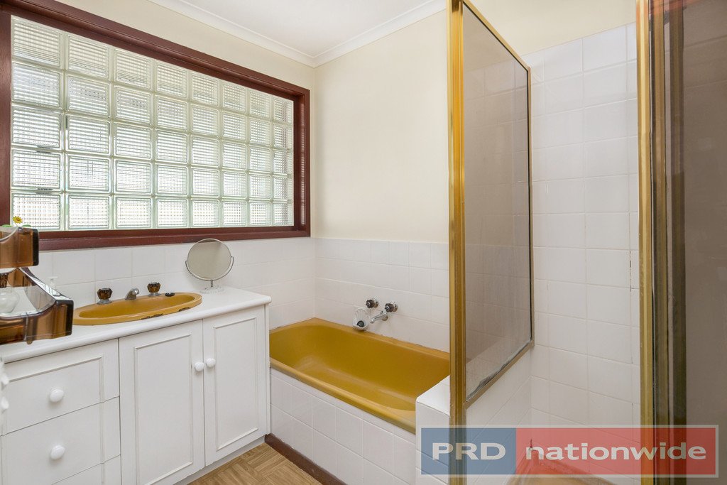2 Lynne Court DELACOMBE 10