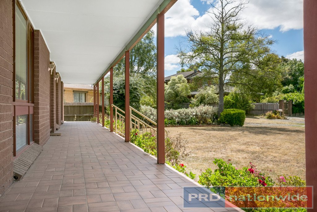 2 Lynne Court DELACOMBE 12