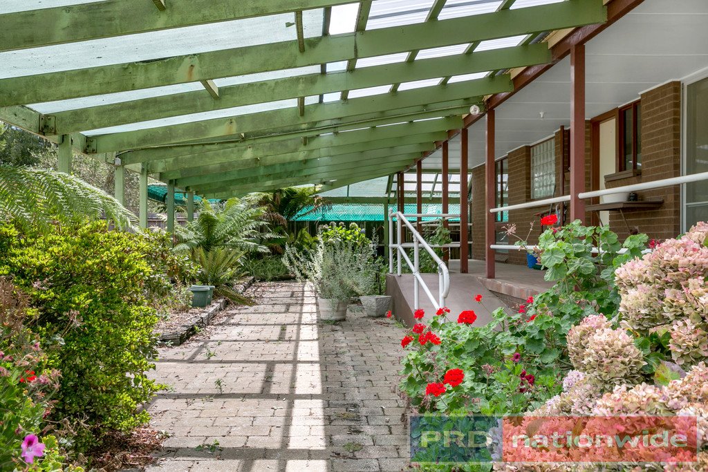 2 Lynne Court DELACOMBE 13