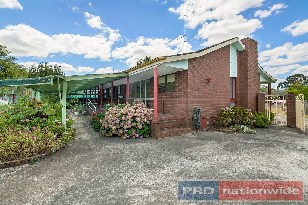 2 Lynne Court DELACOMBE 14